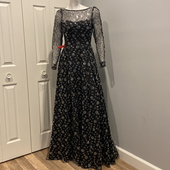 NWOT Mac Duggal sequin ball gown - Picture 3 of 14